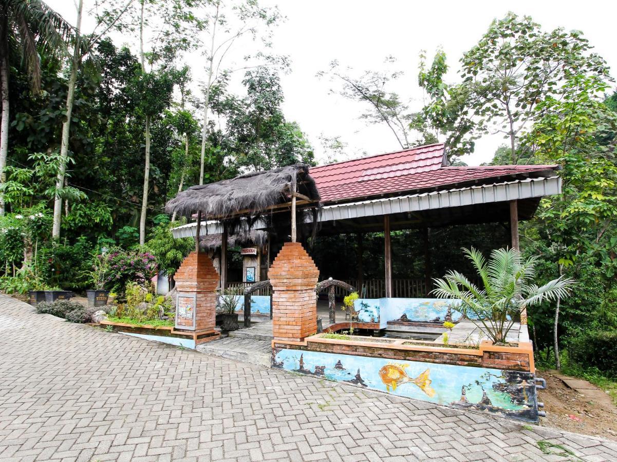Oyo Homes 91134 Desa Wisata Tebing Lingga Trenggalek Exterior photo