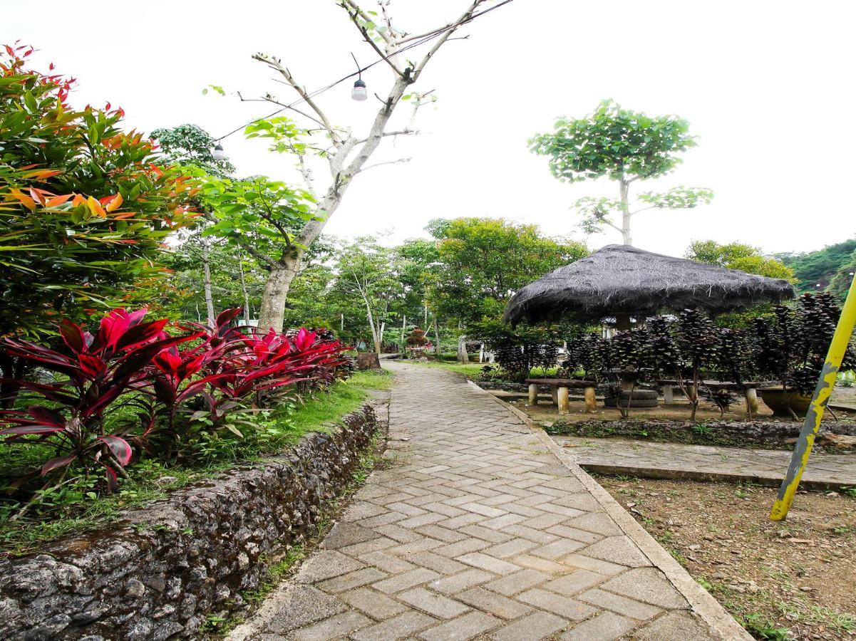 Oyo Homes 91134 Desa Wisata Tebing Lingga Trenggalek Exterior photo